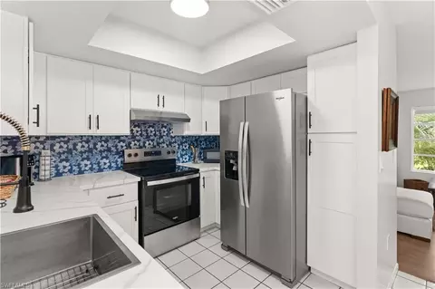 Kitchen - 4448 Pompano, Venice, FL 34293 photo 3 of 4