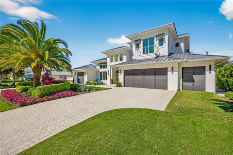 405 7th Ave N, Naples, FL 34102