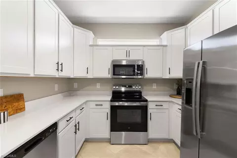 Kitchen - 2340 Dragonfruit Way, Naples, FL 34120 photo 3 of 4