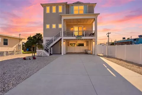 118 Fairweather Ln, Fort Myers Beach, FL 33931