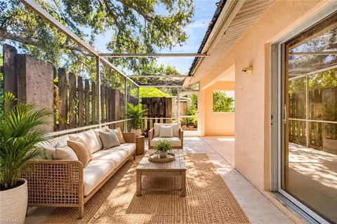 12347 Londonderry Ln, Bonita Springs, FL 34135