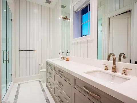 Bath - 1675 Gordon Dr, Naples, FL 34102 photo 6 of 8