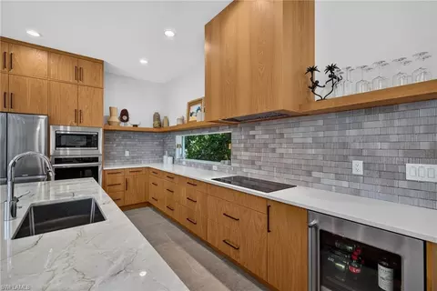 Kitchen - 591 93rd Ave N, Naples, FL 34108 photo 3 of 5