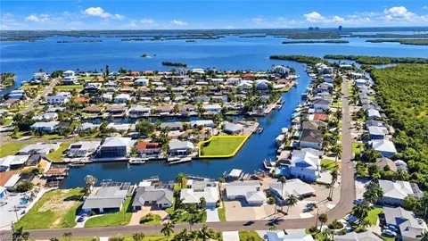 12 Clearview Blvd, Fort Myers Beach, FL 33931