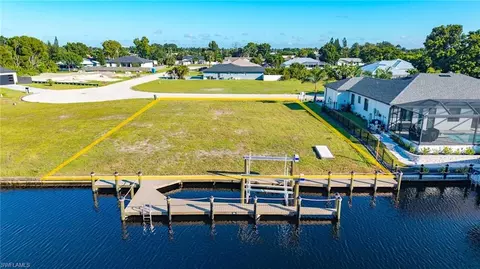 1906 Ottersrest Ln, Cape Coral, FL 33990
