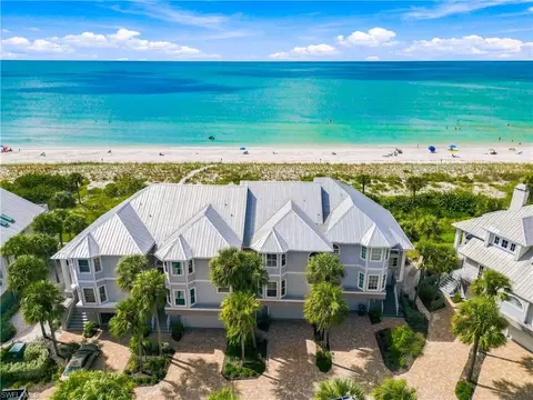 137 Barefoot Cir #4-8, Bonita Springs, FL 34134