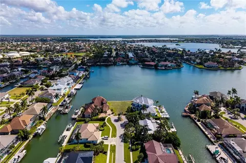 1250 Ludlam Ct, Marco Island, FL 34145