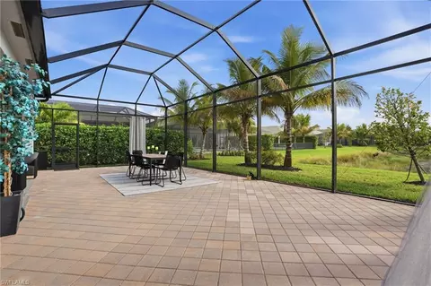Exterior - 11394 Jacaranda Dr, Naples, FL 34120 photo 5 of 7