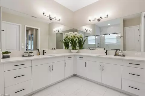 Bath - 11394 Jacaranda Dr, Naples, FL 34120 photo 1 of 4
