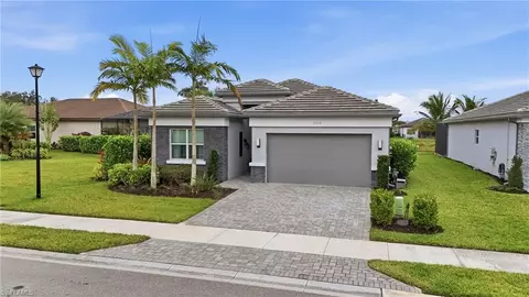 Exterior - 11394 Jacaranda Dr, Naples, FL 34120 photo 1 of 7
