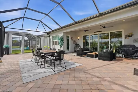 Exterior - 11394 Jacaranda Dr, Naples, FL 34120 photo 4 of 7