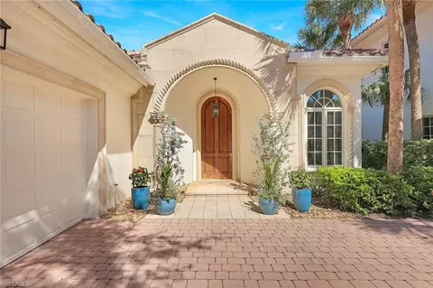 4670 Via Roma, Bonita Springs, FL 34134