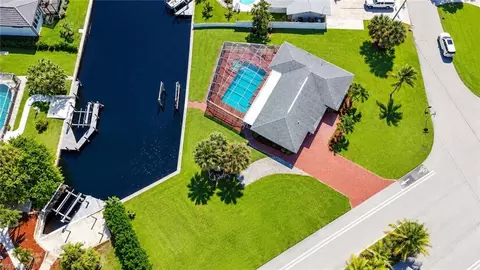 5301 Bayview Ct, Cape Coral, FL 33904
