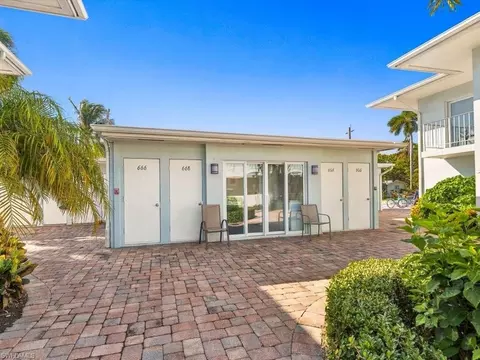 Exterior - 604 12th Ave S #604, Naples, FL 34102 photo 3 of 6