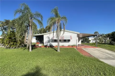26261 Squire Ln, Bonita Springs, FL 34135