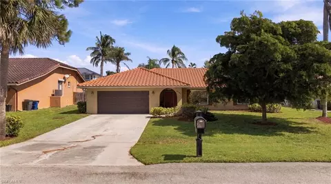 27152 Edenbridge Ct, Bonita Springs, FL 34135