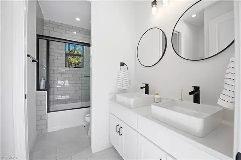 Bath - 13567 Collier Blvd, Naples, FL 34119 photo 2 of 3
