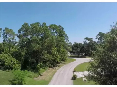 902 Devon Ave, Sebastian, FL 32958 photo 3