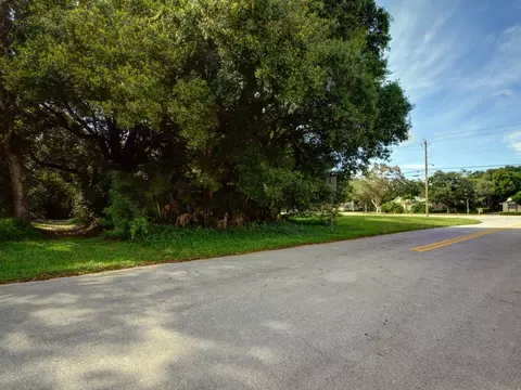 3835 20th St, Vero Beach, FL 32960 photo 4