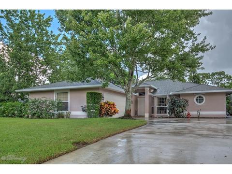 974 Claire Ave, Sebastian, FL 32958 photo 2