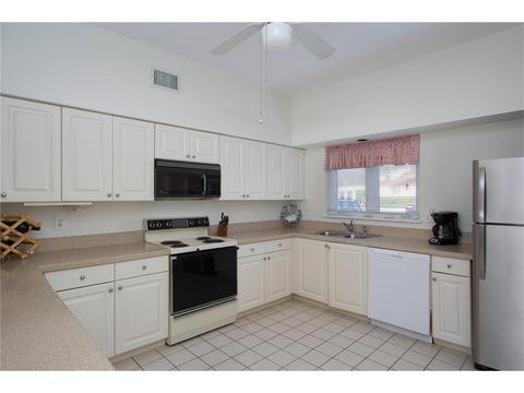 5010 Harmony Cir #107, Vero Beach, FL 32967 photo 4