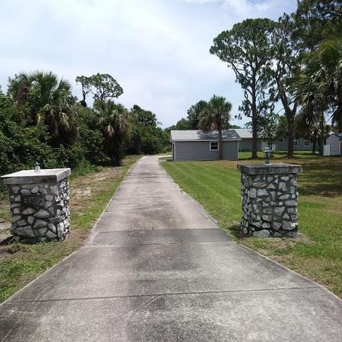 8245 Fleming Grant Rd, Micco, FL 32976 photo 2