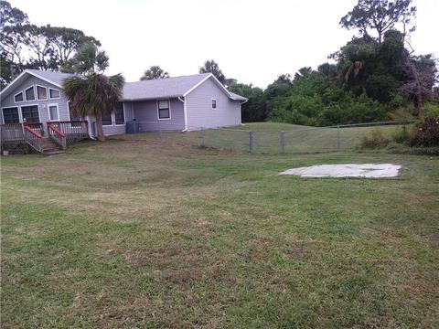 8245 Fleming Grant Rd, Micco, FL 32976 photo 5