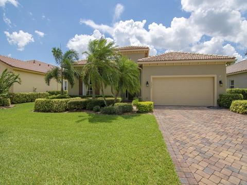 5395 55th St, Vero Beach, FL 32967 photo 1