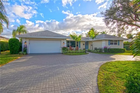 23 Starfish Dr, Vero Beach, FL 32960 photo 2