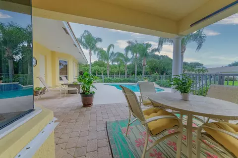 9034 Castle Harbour Cir, Vero Beach, FL 32963 photo 4