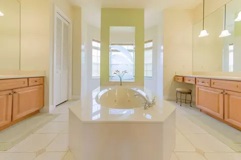 9034 Castle Harbour Cir, Vero Beach, FL 32963 photo 18