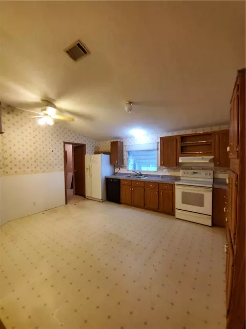 1037 Lemon St, Okeechobee, FL 34974 photo 5