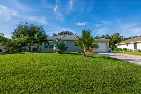 841 Beard Ave, Sebastian, FL 32958 photo 1