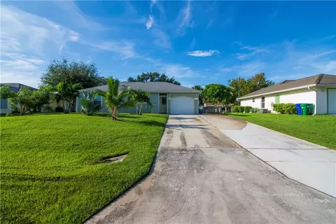 841 Beard Ave, Sebastian, FL 32958 photo 4