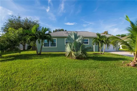 841 Beard Ave, Sebastian, FL 32958 photo 2