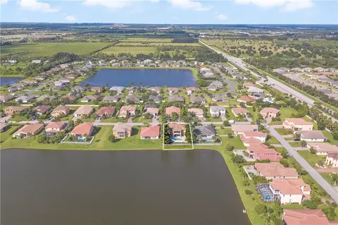 980 Ruby Ave SW, Vero Beach, FL 32968 photo 4