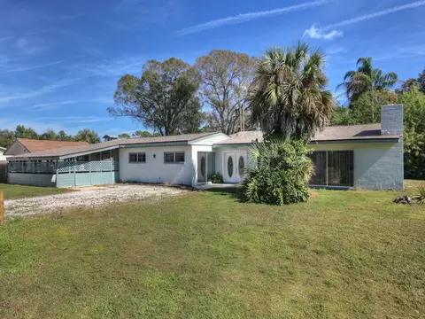 9425 Honeysuckle Dr, Micco, FL 32976 photo 4