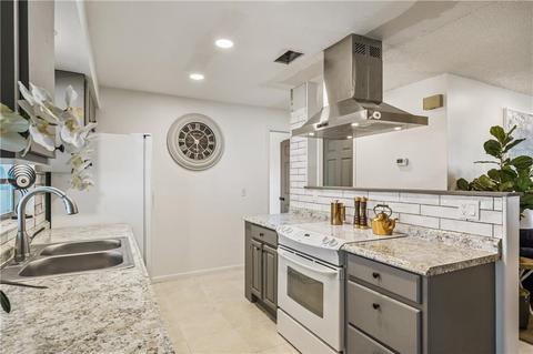 3389 Jay Tee Dr, Melbourne, FL 32901 photo 13