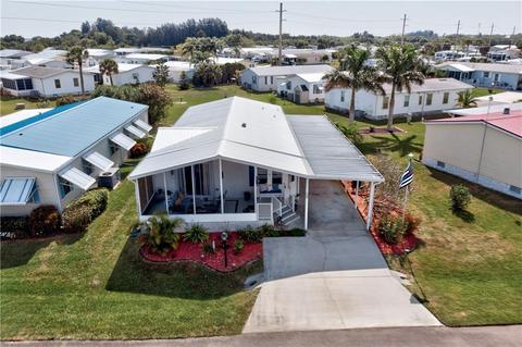 7689 Fox Hunter Cir, Micco, FL 32976 photo 2