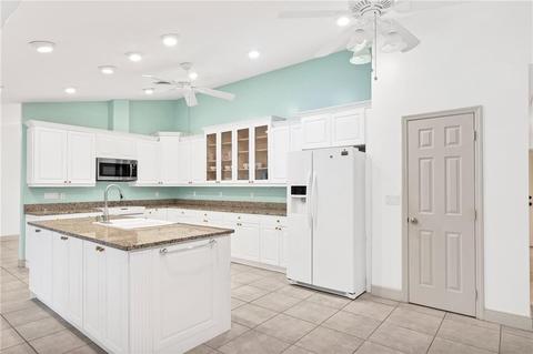 2075 Spring Pl, Vero Beach, FL 32963 photo 11