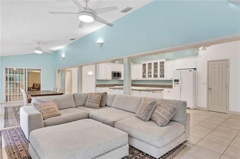 2075 Spring Pl, Vero Beach, FL 32963 photo 10