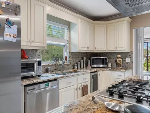 3900 Hickory Dr, Micco, FL 32976 photo 2