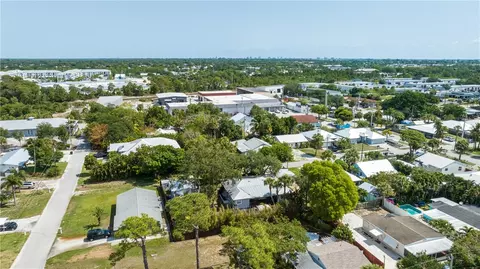 652 NE Stuart St, Jensen Beach, FL 34957 photo 32