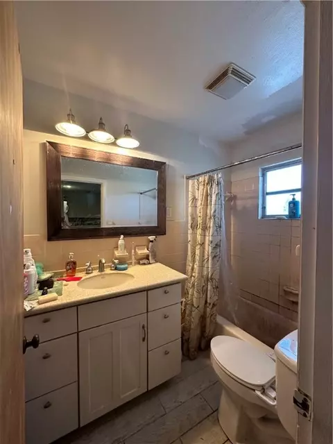 Bath - 7880 66th Ave, Vero Beach, FL 32967 photo 3 of 4