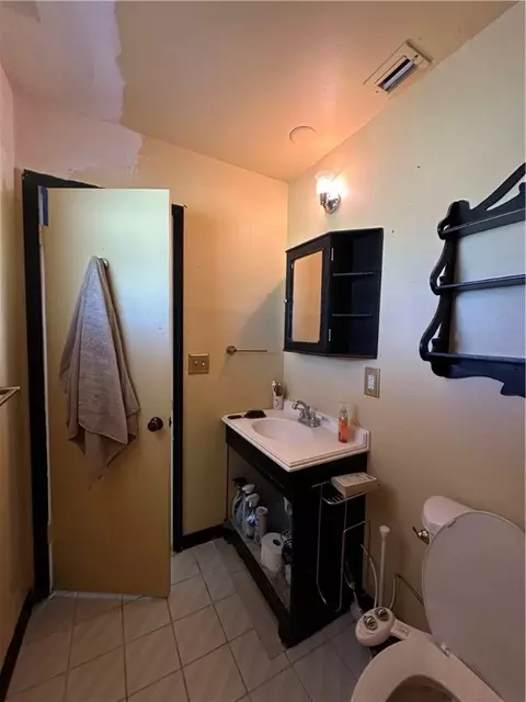 Bath - 7880 66th Ave, Vero Beach, FL 32967 photo 2 of 4