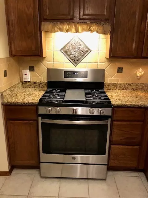Kitchen - 1752 Sparkling Water Cir, Ocoee, FL 34761 photo 2 of 4