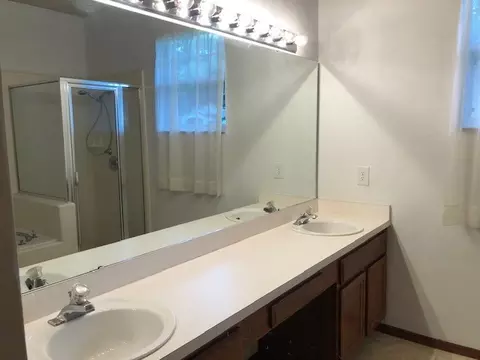 Bath - 1752 Sparkling Water Cir, Ocoee, FL 34761 photo 1 of 5