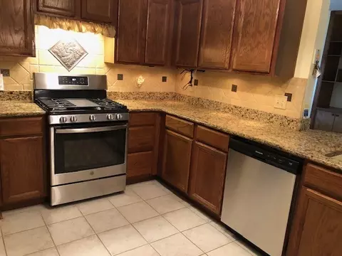 Kitchen - 1752 Sparkling Water Cir, Ocoee, FL 34761 photo 3 of 4