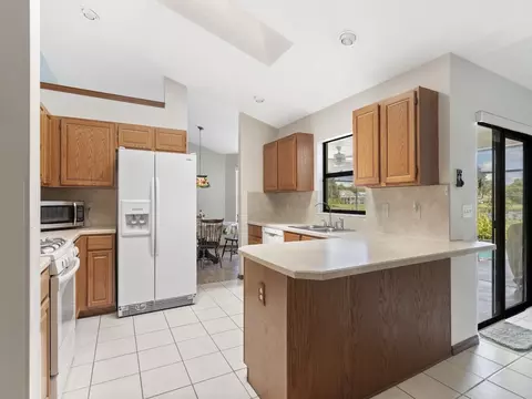 Kitchen - 3373 Lake View Cir, Melbourne, FL 32934 photo 3 of 4