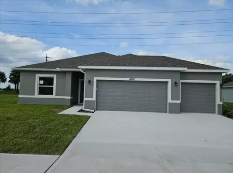 4336 Kelsey Dr, Micco, FL 32976